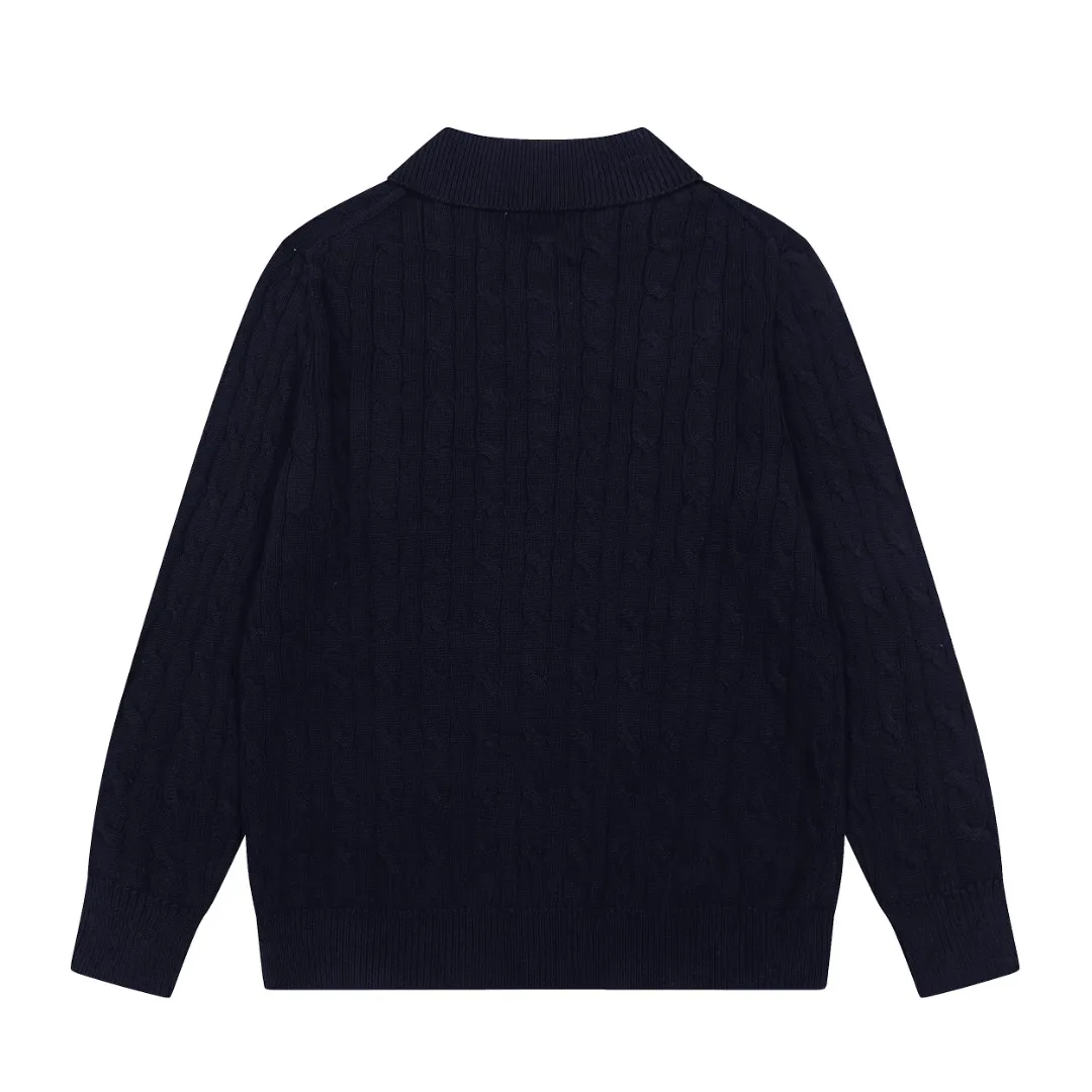 P250 Top quality" Style number: DS862# (not off the shelves all year round) [Ralph Lauren autumn and winter solid color pony embroidery logo knitted POLO lapel sweater] ✅Ralph Lauren Ralph Lauren classic basic lapel POLO same style knitted autumn and winter sweater for men and women ✅Main supplier platform live broadcast Wholesale entity Replenish when out of stock Not off the shelf ✅ZP quality 1:1 version Scan the code to enter the GF website Counter quality ✅Details and quality The only one in Guangzhou Imported high-quality cotton yarn, focusing on high-end, cost-effective, good quality needless to say ✅The version is restored to the original order, the maximum size can be worn up to 190 pounds, loose, comfortable and stress-free ✅The upper body is simple and easy to match, a must-have for men ootd, good-looking clothes are never picky, a must-have recommendation for couples' wardrobes Size: S-XL Color: Black White Gray Khaki Navy Blue White Label Navy Blue Red Label